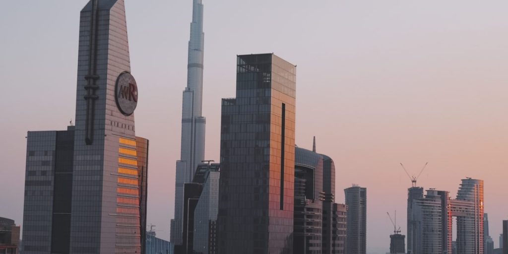 This guide explains how to find, land and grow a digital marketing career in Dubai's booming 2026 real estate market. It outlines the market drivers creating de...