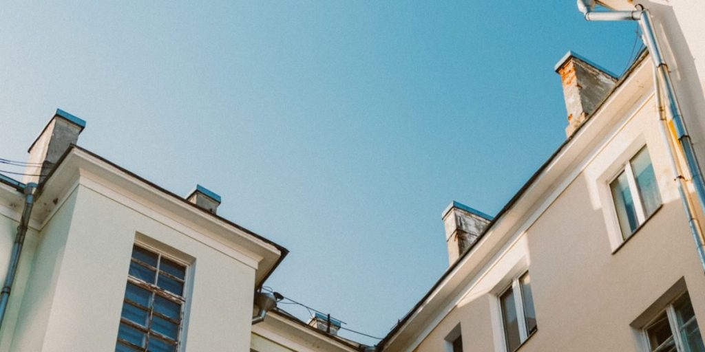 This guide walks buyers and investors through buying an apartment for sale in Dubai in 2026, covering market trends, search tactics, financing, legal steps and...