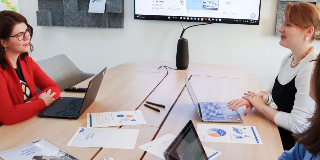 This article gives a practical, step-by-step guide to attracting and converting real estate leads in Dubai's fast-moving 2026 market. It explains the difference...